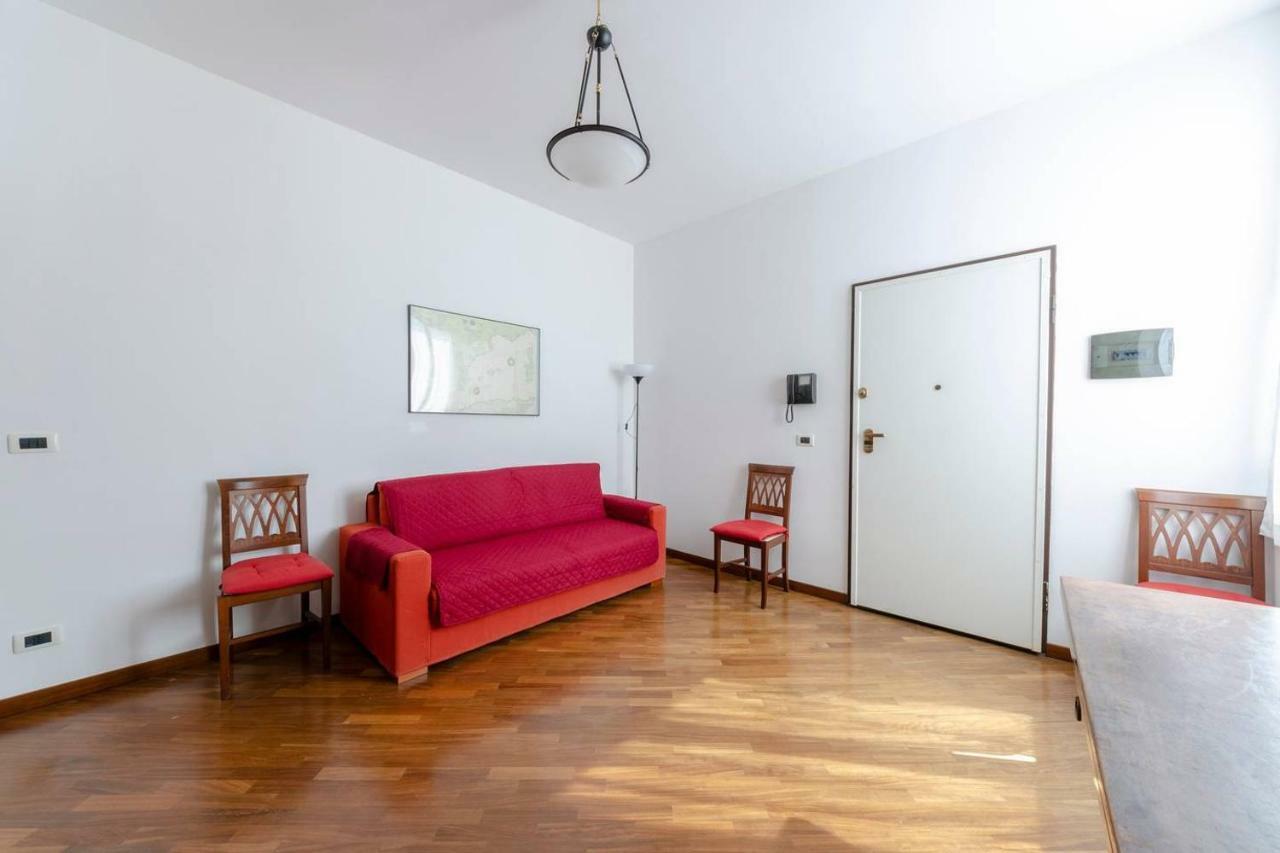 Joivy Apartment For 4 Near The Port Of Генуя Экстерьер фото