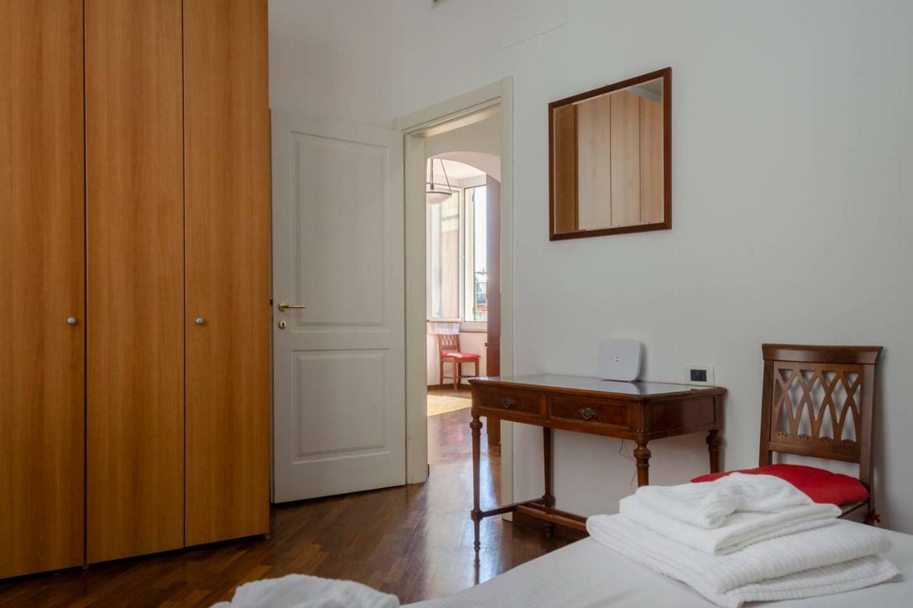 Joivy Apartment For 4 Near The Port Of Генуя Экстерьер фото